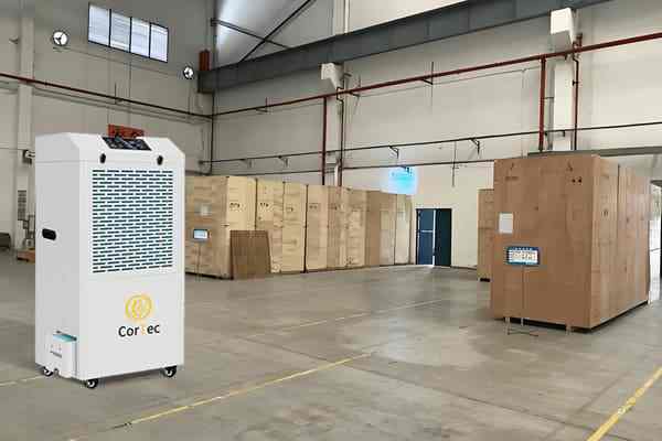 What level should the humidity in industrial spaces be maintained at in summer?