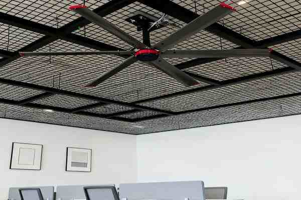 HVLS Fans: Core Advantages and Selection Guide for Large Space Ventilation Solutions